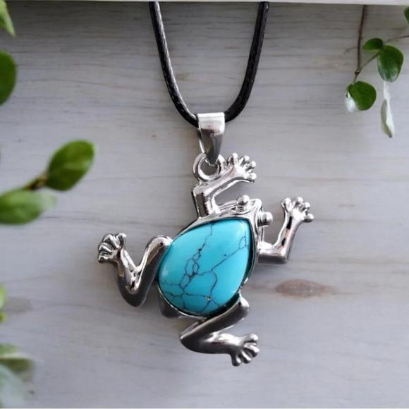 Fun Turquoise Gemstone Frog Crystal Necklace Magic Reiki Healing Amulet Pendant - Picture 2 of 3